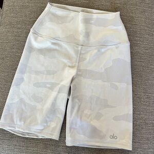 Alo White Camo Biker Shorts